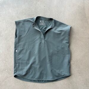 Figs Women's Sleeveless Top in Dark Gray